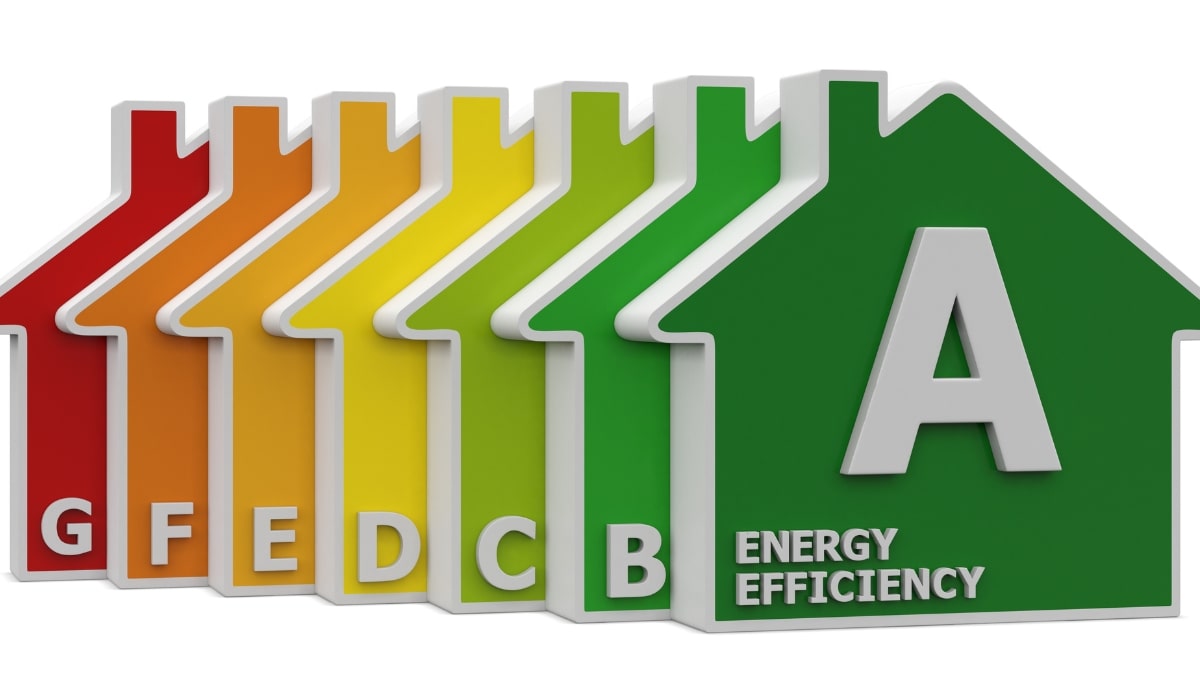 Images of colored houses from Green to Red Showing Energy Efficiency Ratings