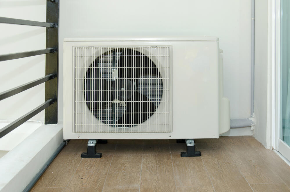How does and air conditioning system work?