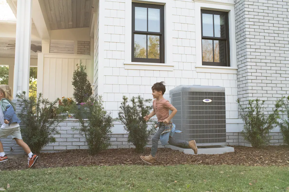 Boy_Running_Carrier_TotalComfort